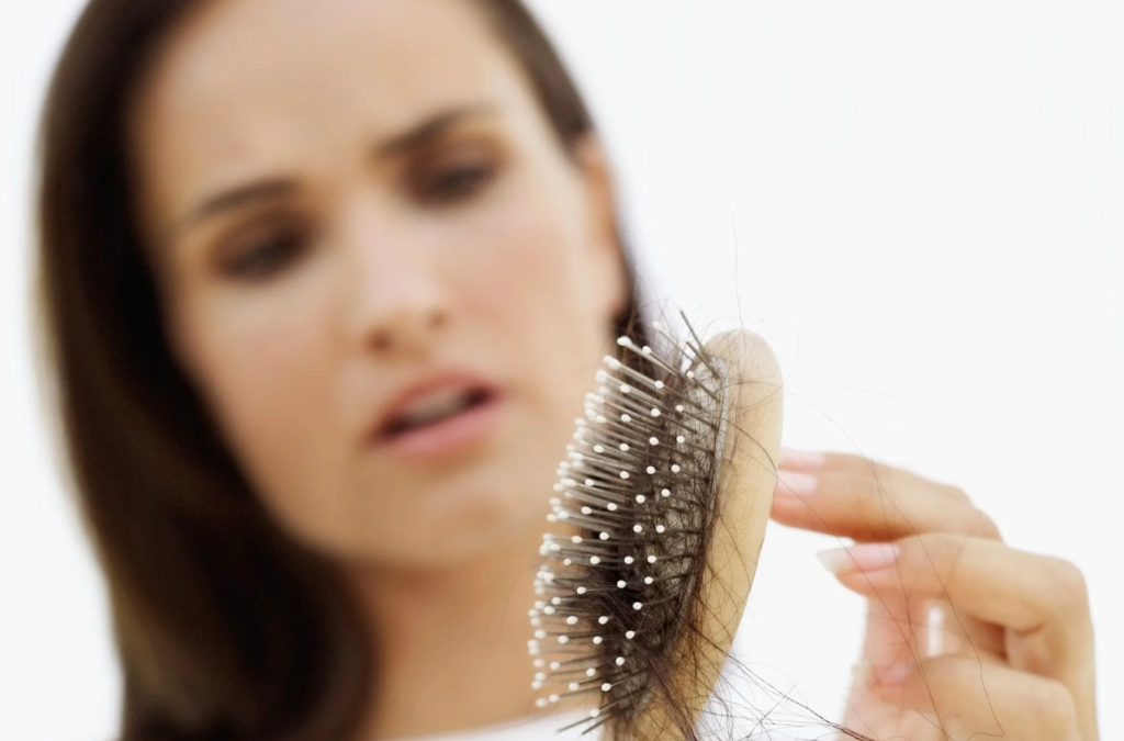Frena la caída y recupera la salud de tu cabello