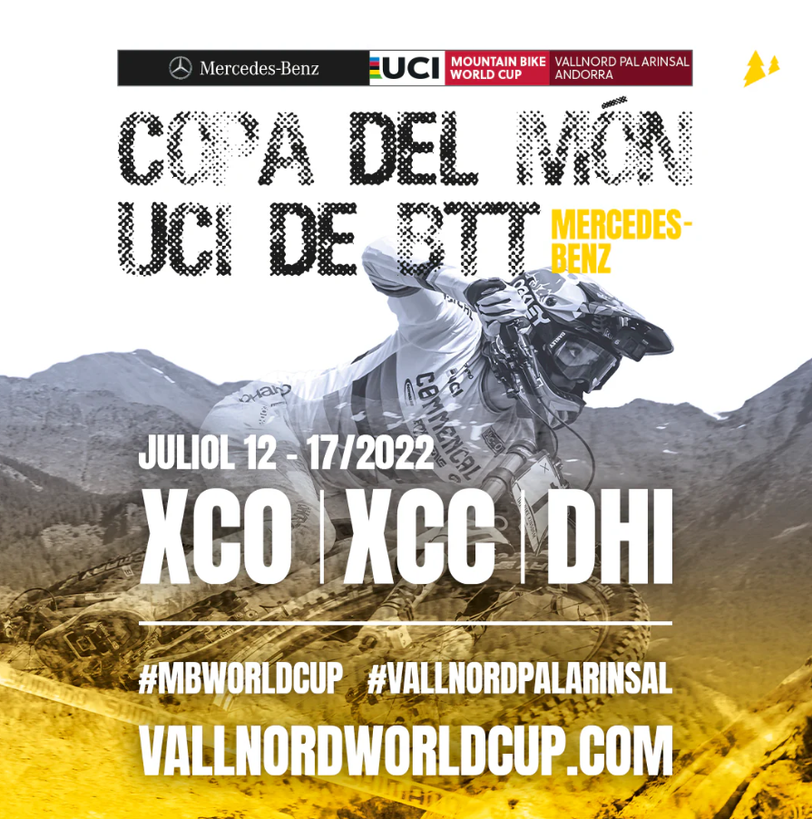 Farmàcia Pasteur con la Copa del Mundo de BTT